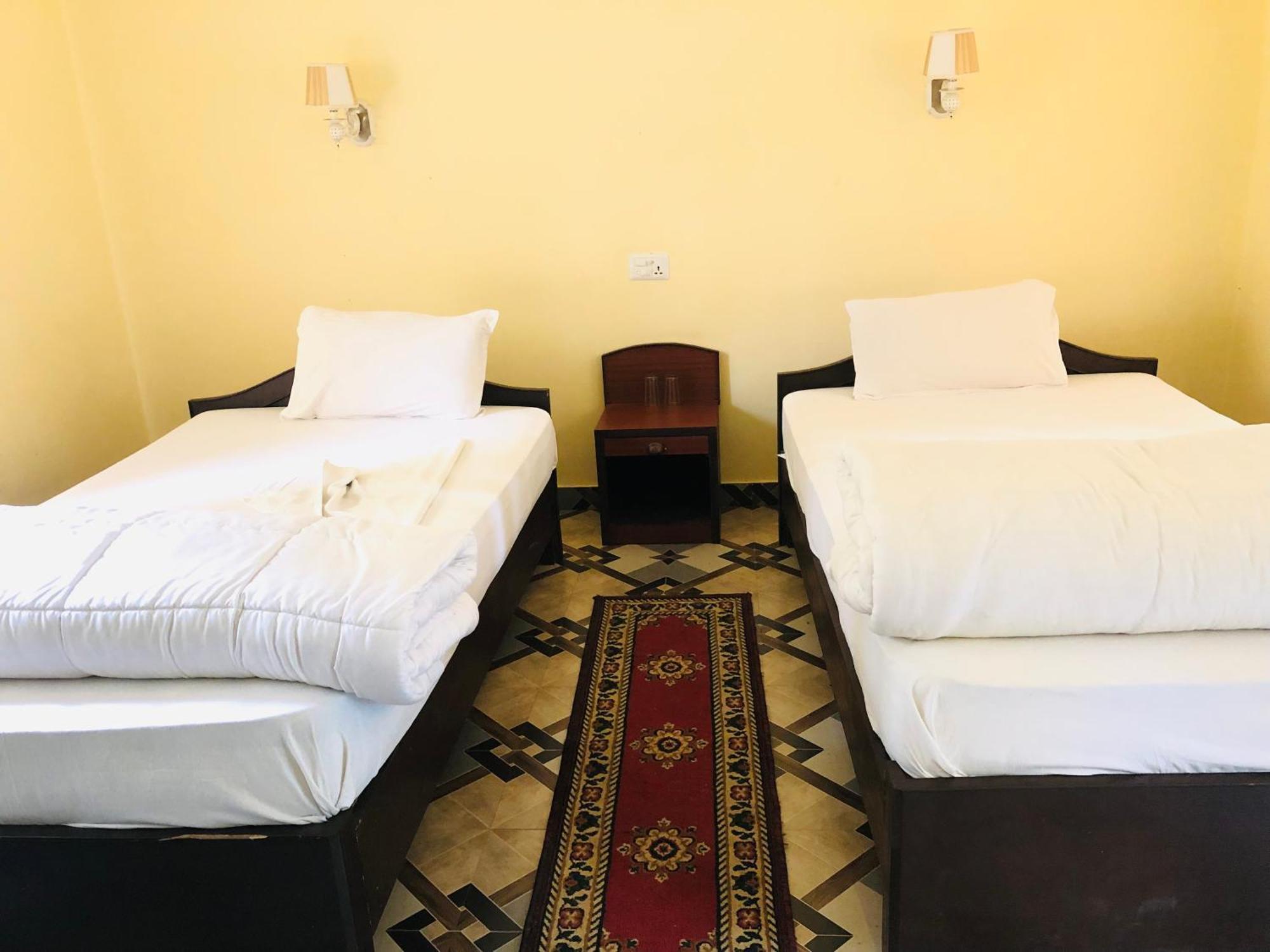 Silent Park Hotel Sauraha Exterior foto