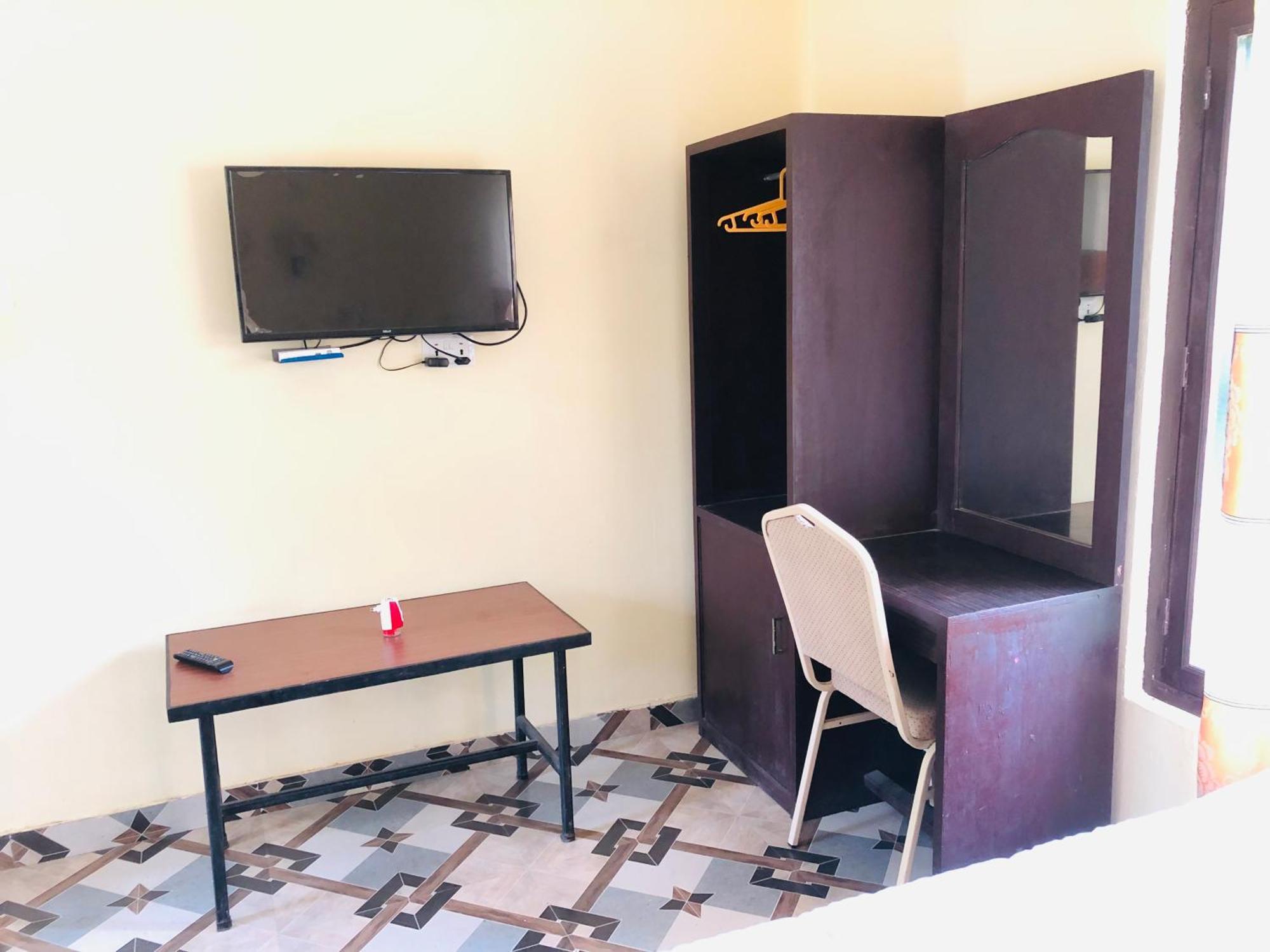 Silent Park Hotel Sauraha Exterior foto