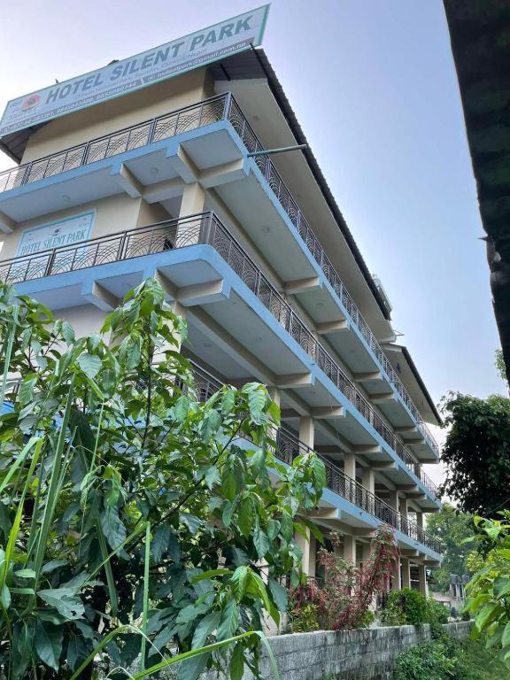 Silent Park Hotel Sauraha Exterior foto