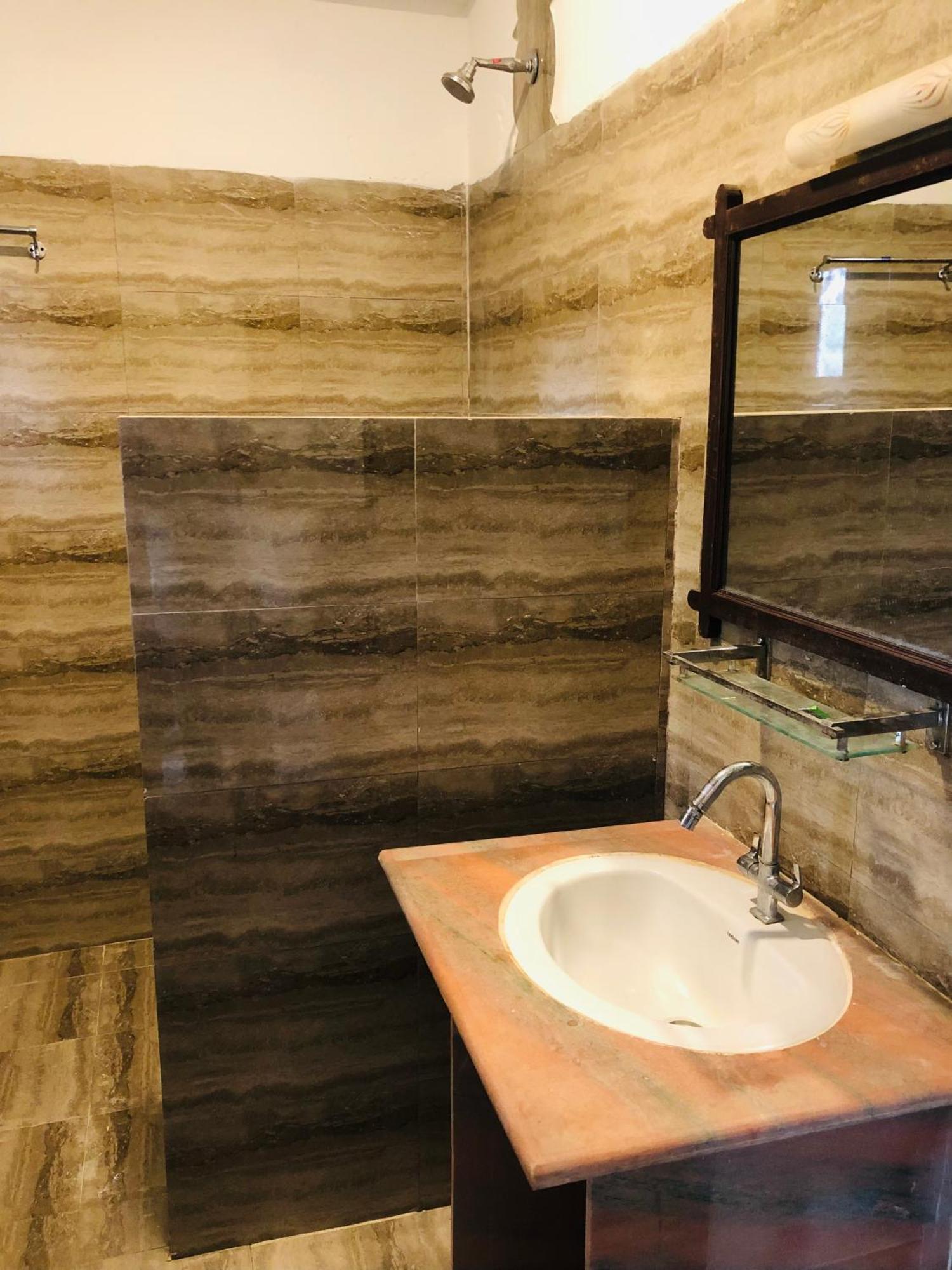 Silent Park Hotel Sauraha Exterior foto