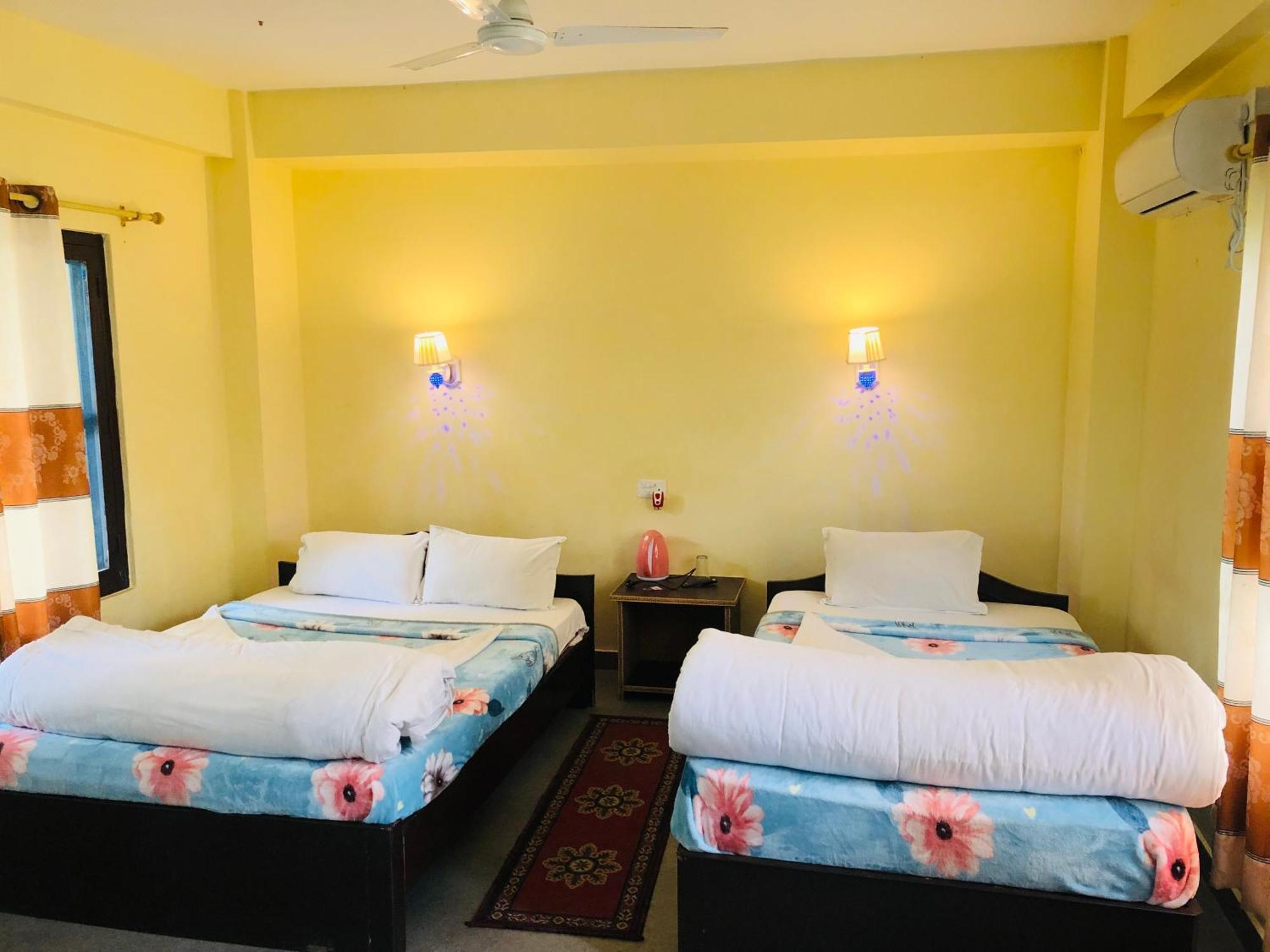 Silent Park Hotel Sauraha Exterior foto
